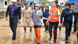 ペートンタン首相　北部洪水被災地を視察 - ワイズデジタル【タイで生活する人のための情報サイト】