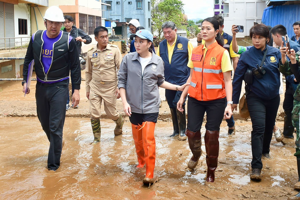 ペートンタン首相　北部洪水被災地を視察 - ワイズデジタル【タイで生活する人のための情報サイト】