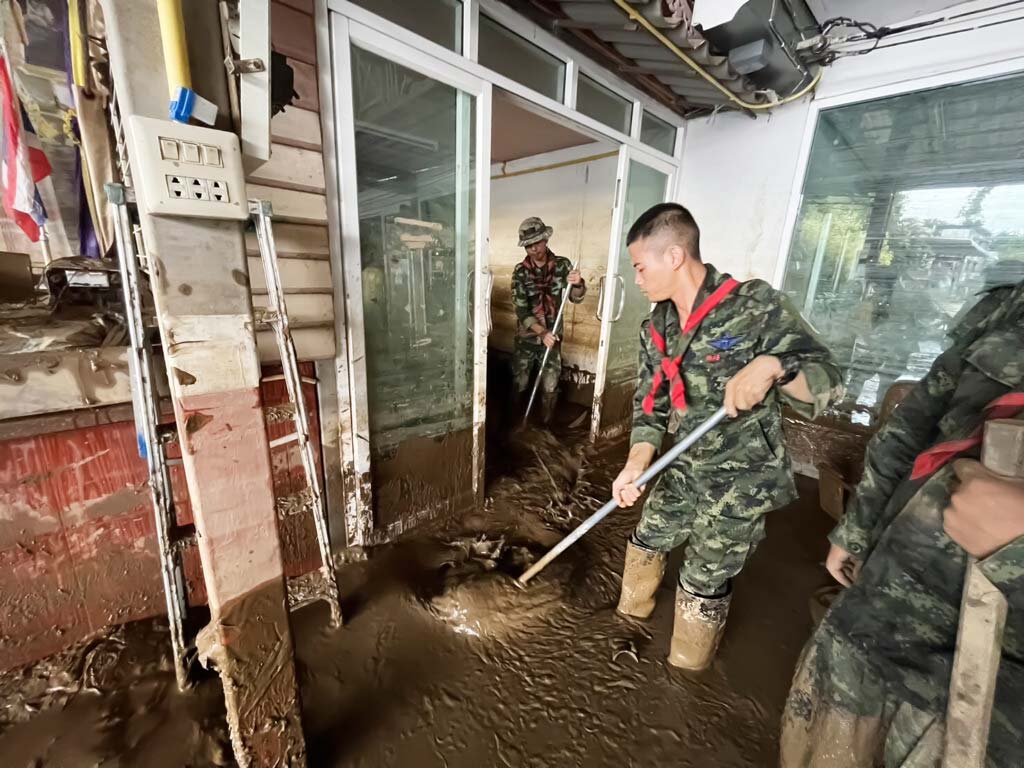 洪水被災地の後片付け　メーサーイ市で2千トンの泥撤去 - ワイズデジタル【タイで生活する人のための情報サイト】